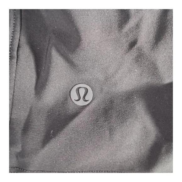 Lululemon On The Fly Short Woven 2.5" Black Women's 6 - Picture 4 of 5